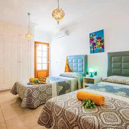 Villa Puerto Del Carmen Sleeps 6 With Pool Air Con And Wifi