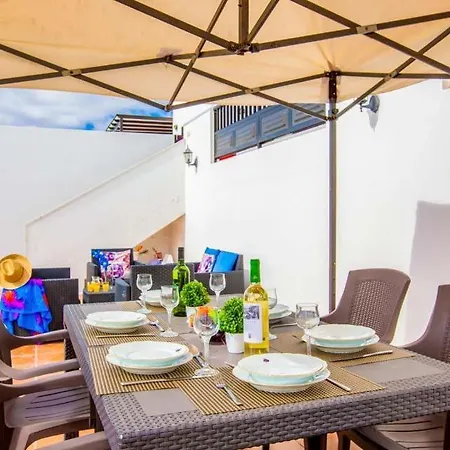 Puerto Del Carmen Sleeps 6 With Pool Air Con&wifi